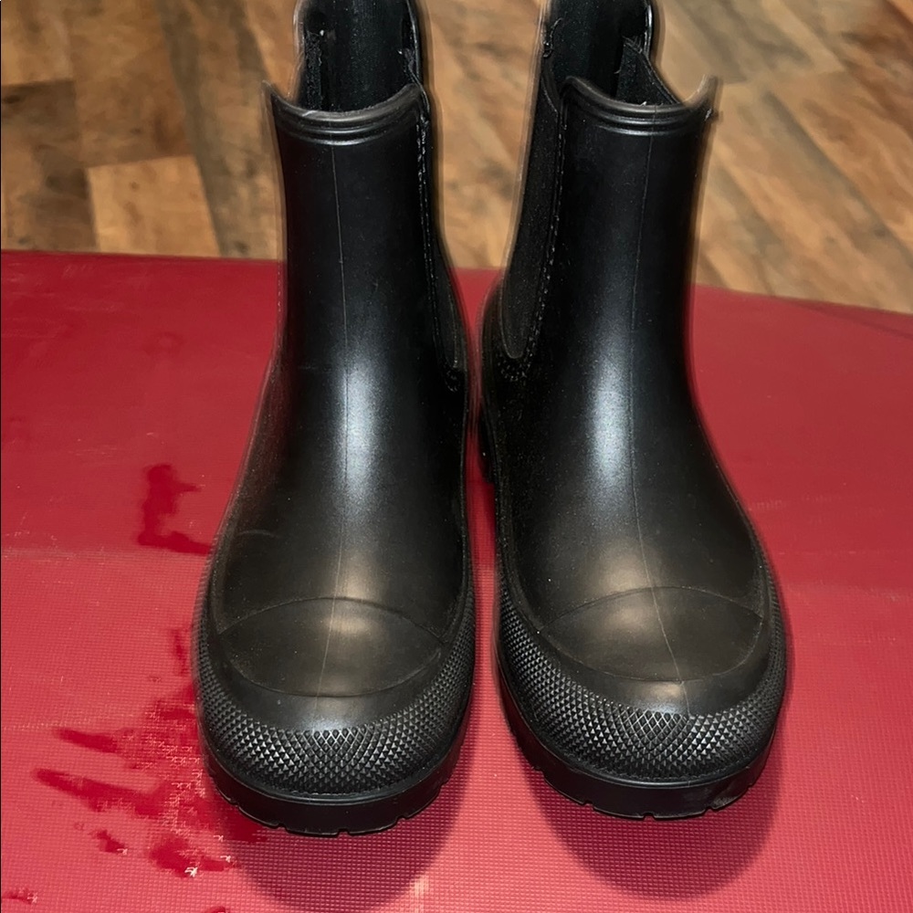 INC Black Rubber Chelsea Ankle Boots size 5
